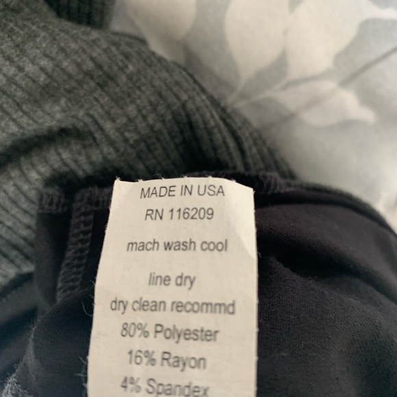 Gray form fitting dress - Picture 4 of 4